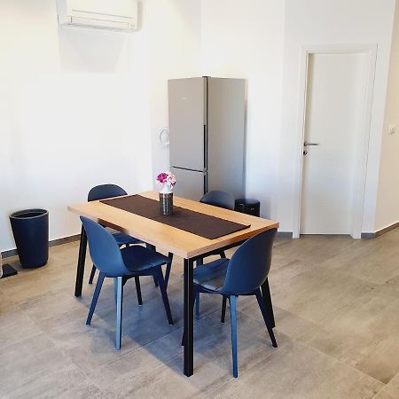 Modern Apartment Ana Premantura Exteriör bild