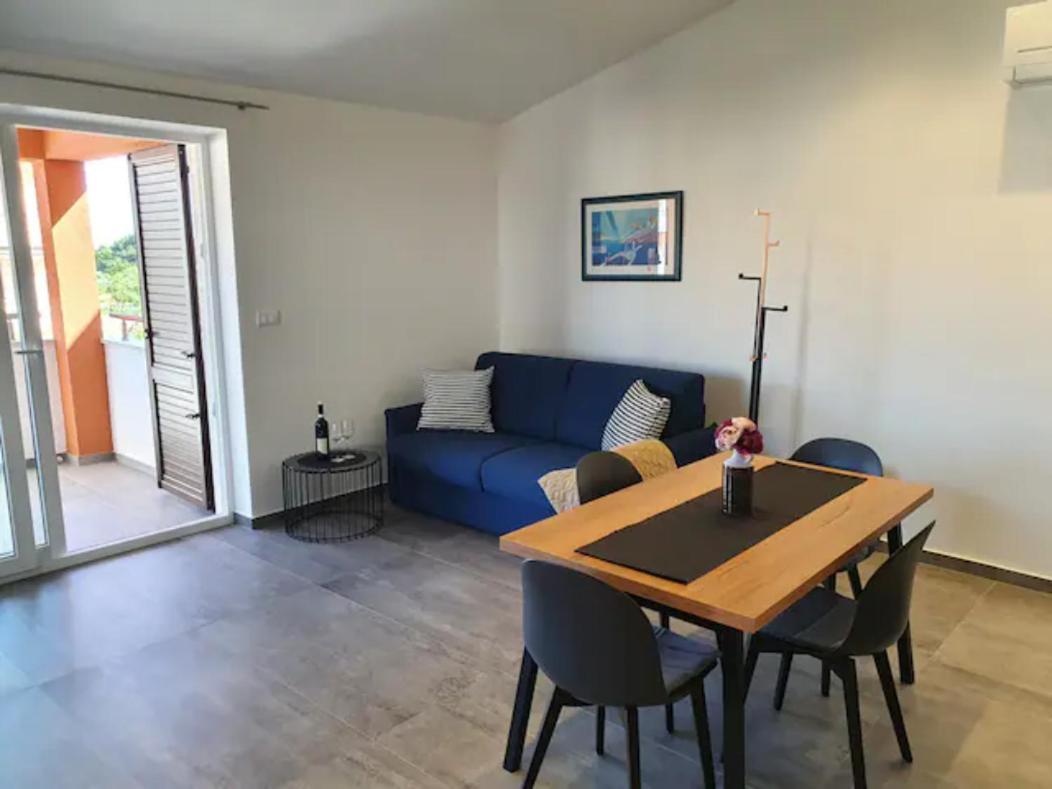 Modern Apartment Ana Premantura Exteriör bild